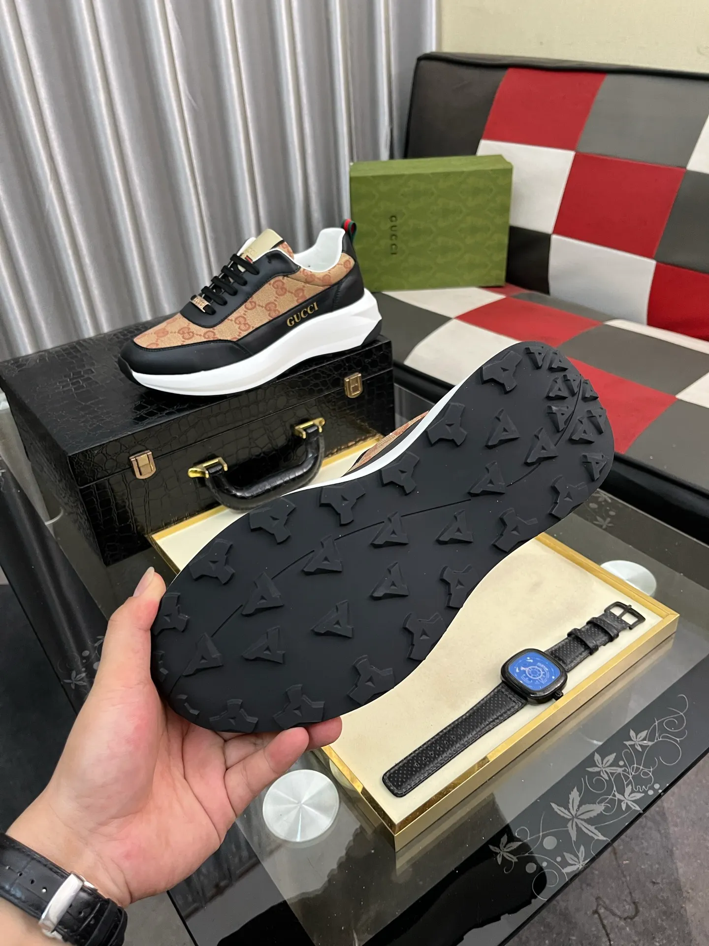 Men's Men's Shoes💰440⌚️⌚️【GUCCI】Gucci men's latest white shoe series casual shoes! The official website is built 1:1. Upper: Made of imported cowhide, with electric embroidery ➕Inner lining: Made of high-quality first-layer pigskin, soft and comfortable. Picky material selection and exquisite workmanship give you the best enjoyment. Size: 38-444️⃣Colors available